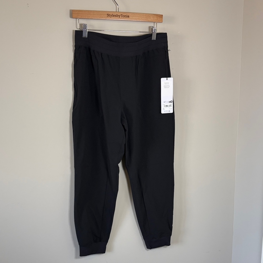 ALO Yoga Men's Black Performance Jogger Pants - Picture 5 of 15
